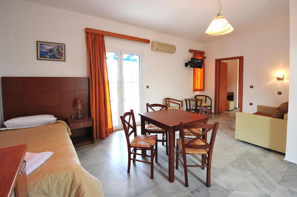 Anna Ageliki Aparthotel Damnoni Rom bilde
